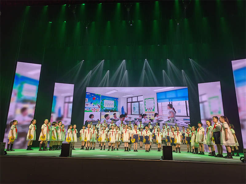 “关爱生命春雨助残”公益倡募启动仪式暨 四川省“六一”文艺演出活动在绵州大剧院举行(图4)