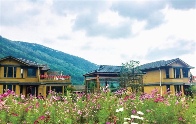 秀美四川·乡村旅游扶贫基地—— 绵竹市金花镇云盖村乡村旅游接待中心(图1)